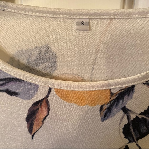 White Summer Floral Dress - Picture 4 of 5